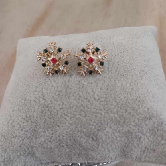 Gold Winter Holiday Rhinestone Snowflake Stud Earrings - Picture 4 of 8
